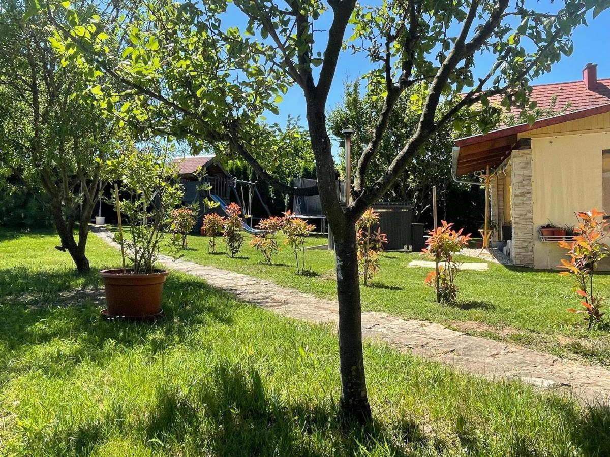 Jasmin Apartment House Vonyarcvashegy Exterior photo