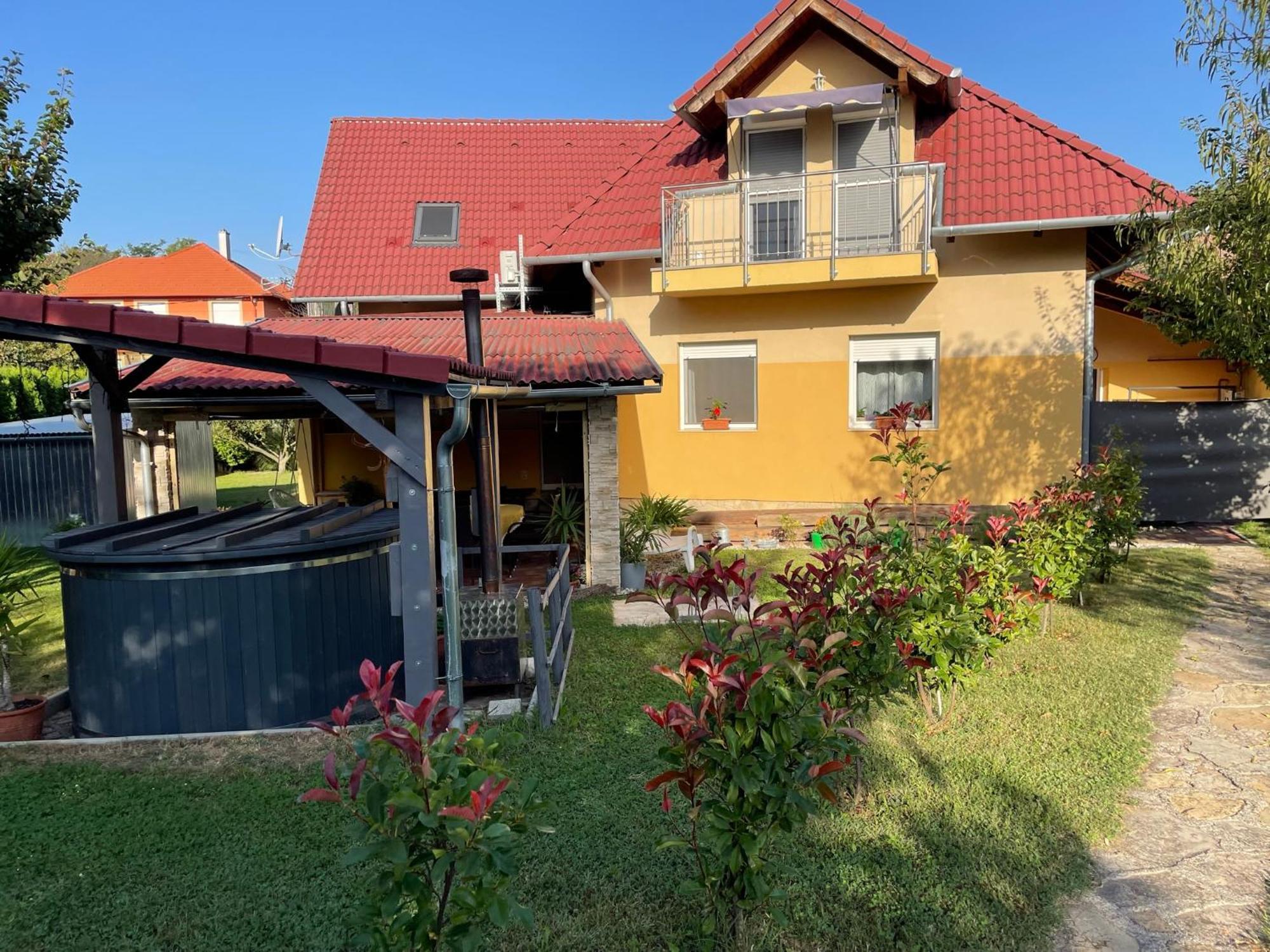 Jasmin Apartment House Vonyarcvashegy Exterior photo