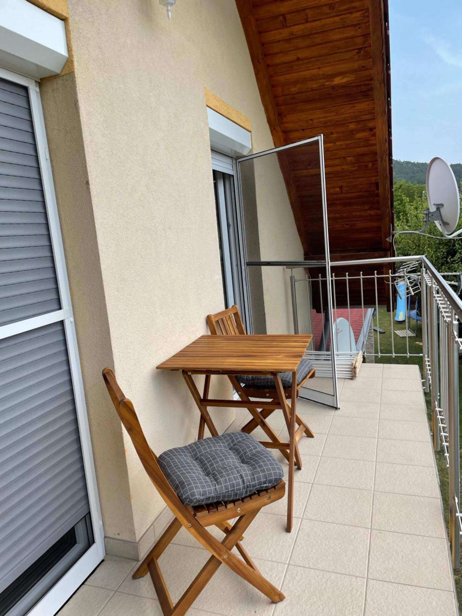 Jasmin Apartment House Vonyarcvashegy Exterior photo